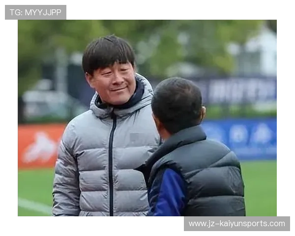 球员退役后回归俱乐部担任青训导师继续传承经验